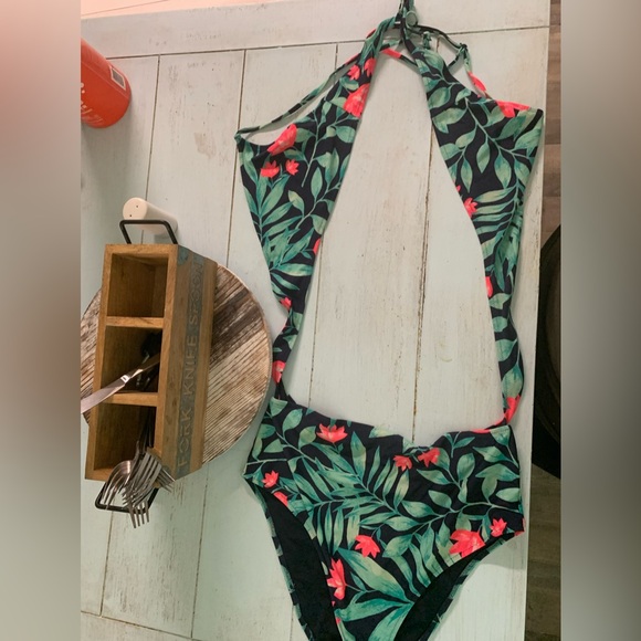 One Piece Aerie Swimsuit Size XL - Picture 3 of 8
